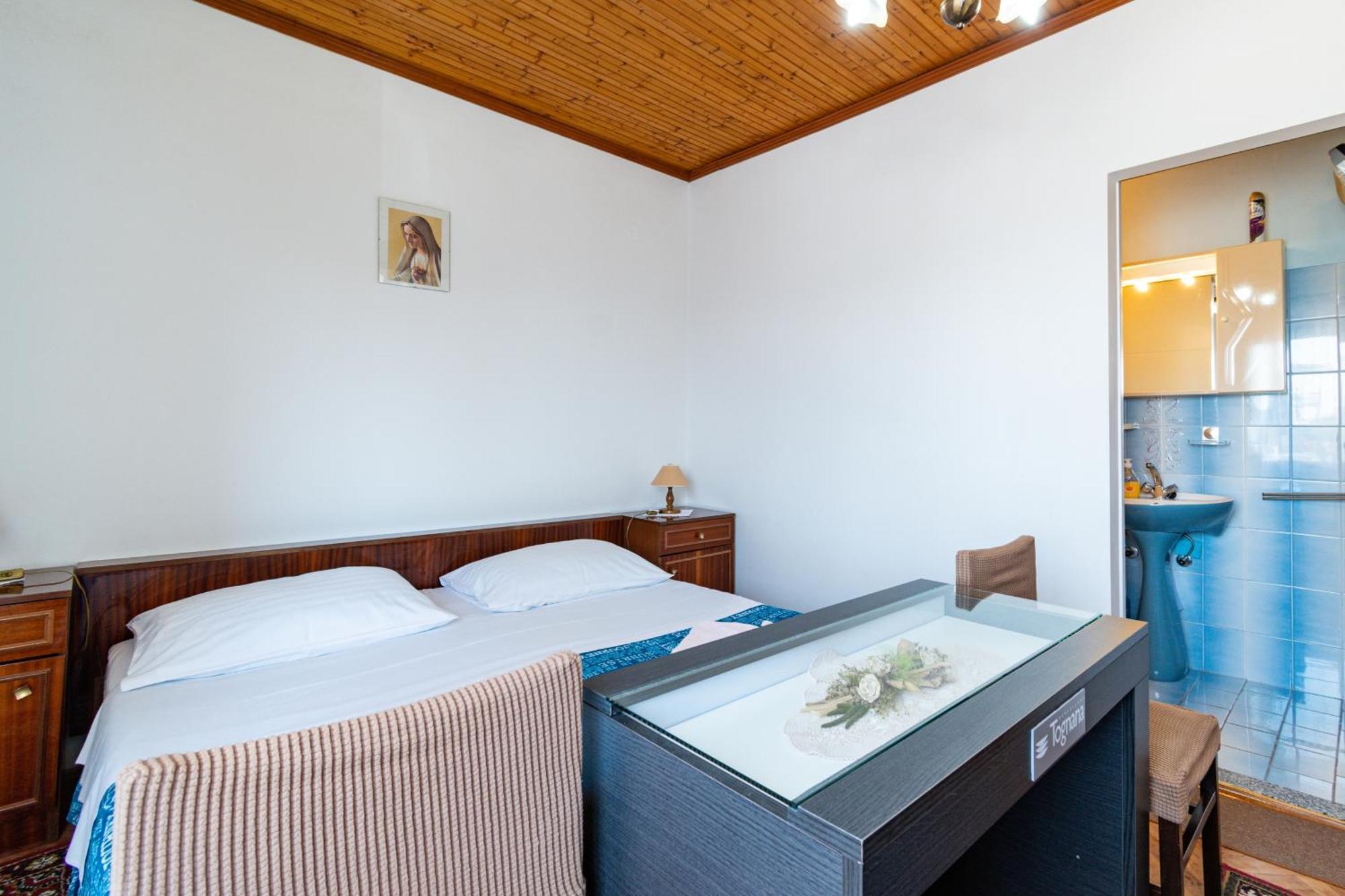 Apartments And Rooms With Parking Space Skrbcici, Krk - 21231 Zimmer foto