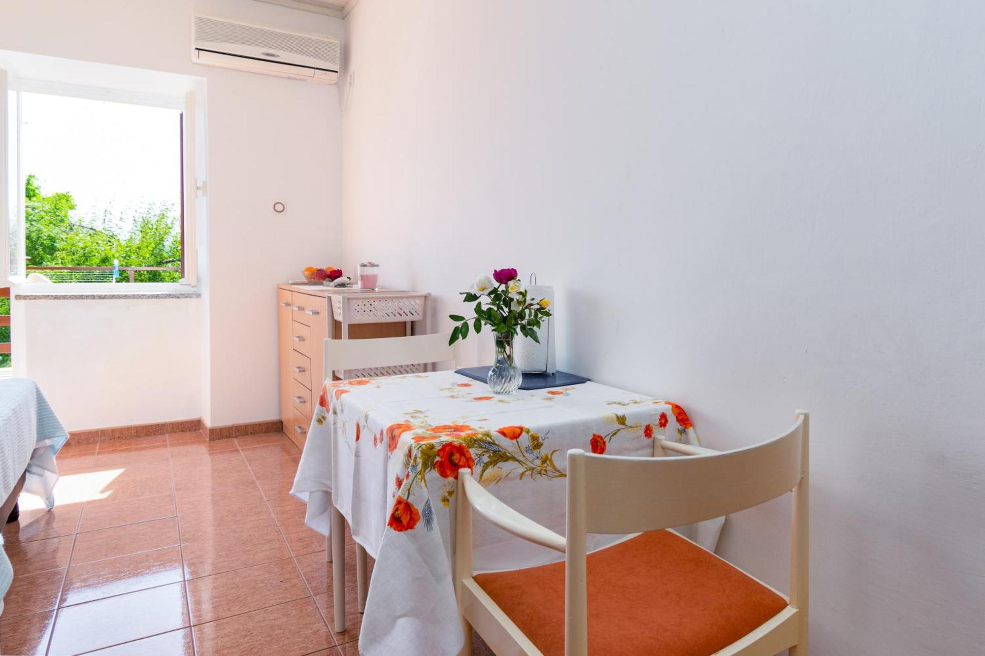 Apartments And Rooms With Parking Space Skrbcici, Krk - 21231 Zimmer foto